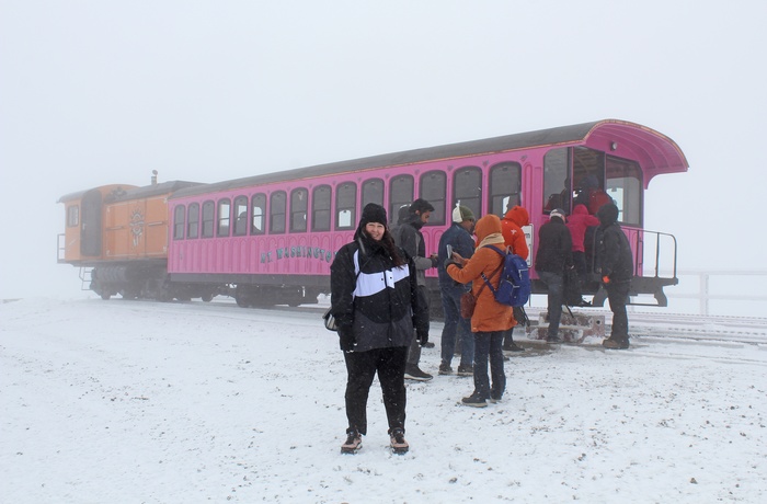 Trine på Mt. Washington med Cog Railway i baggrunden