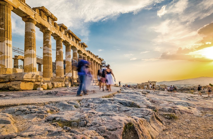 Turister ved Parthenon i Athen, Grækenland