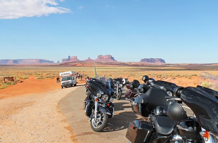 Stop i Monument Valley på MC-rejse i USA med dansk rejseleder