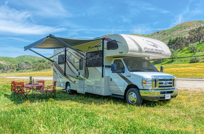 Road Bear autocamper C28-30 Type R - USA