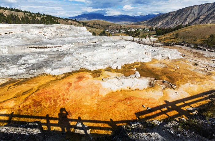 USA_Yellowstone_Mammoth_Hot_Springs_3_17.jpg