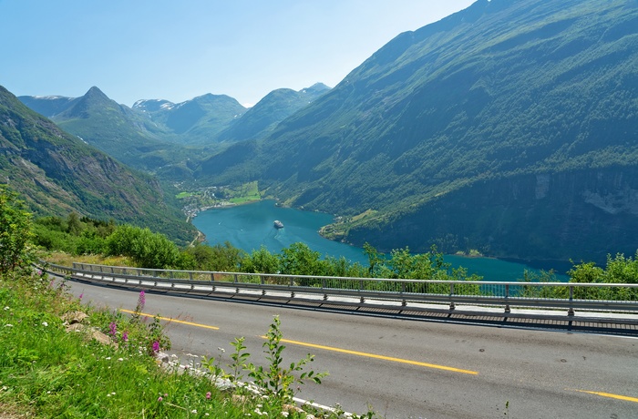 Udsigt fra Ørnesvingen i Geiranger