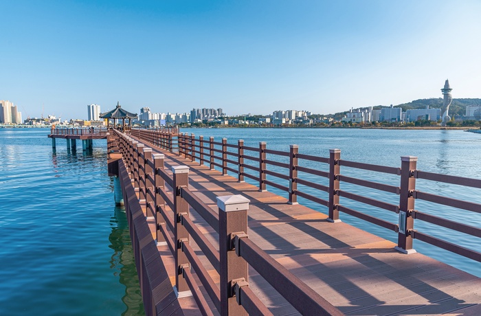 Udsigt til byen Sokcho i Sydkorea