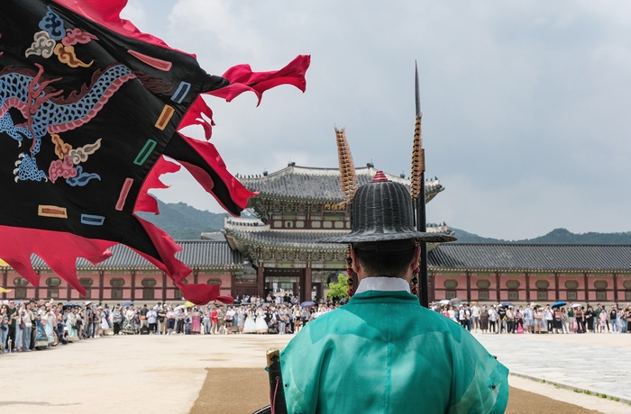 Vagtskifte i Gyeongbokgung paladset i Seoul - Sydkorea