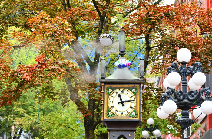 Uret der drives af en dampmasnine i bydelen Gastown - Vancouver i Canada