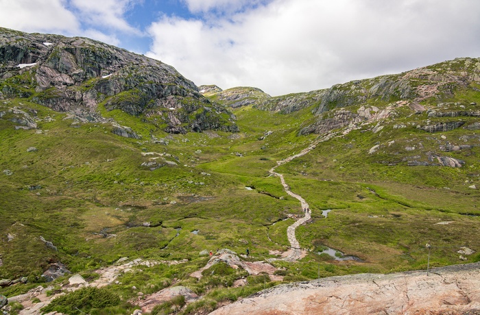 Vandring til Kjerag og Kjeragbolten og Lysefjorden - Norge