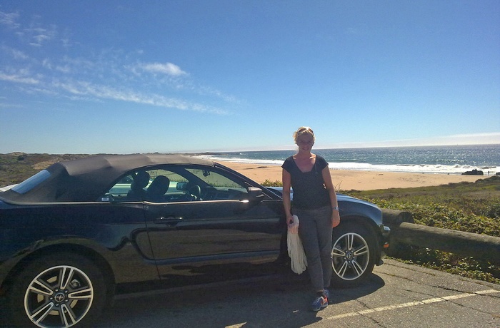 Vibeke på Highway 1 i USA - rejsespecialist i Viborg