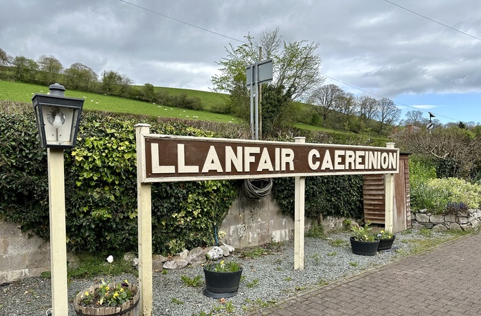 Wales - endestationen i Llanfair Caereinion på Welshpool & Llanfair Light Railway (Foto - Cymru Wales Crown Copyright)