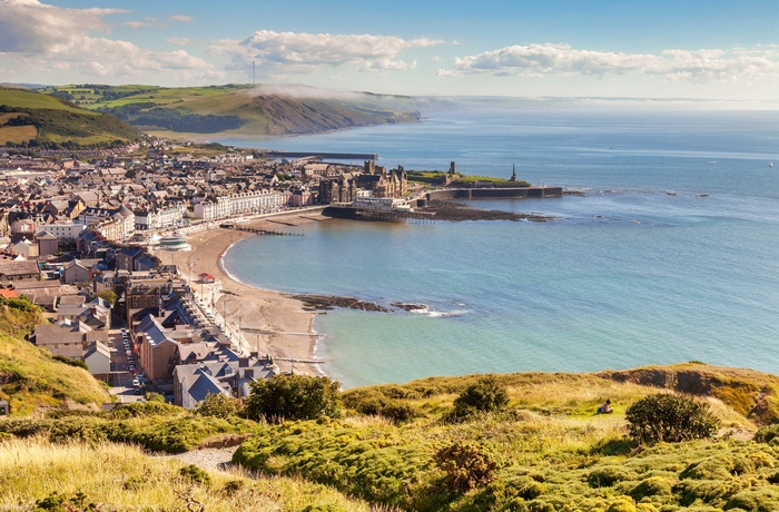 Wales - universitetsbyen Aberystwyth set oppe fra Constitution Hill