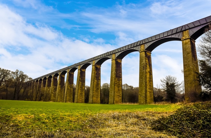 Wales, Llangollen - imponerende udsyn til de 18 bærende buer på Pontcysyllte Aqueduct