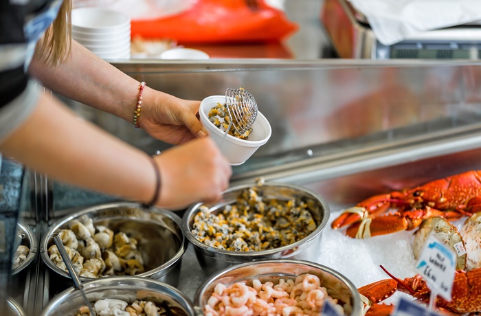 Fiskebutik med seafood i Tenby, Wales