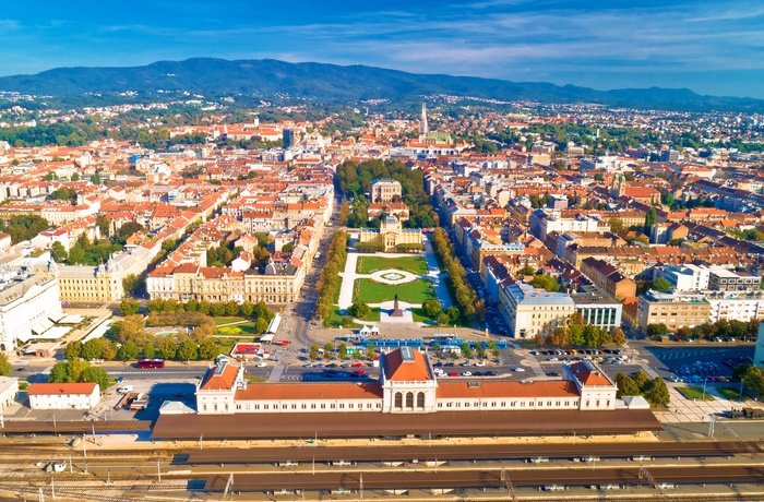 Luftfoto af Zagreb og de grønne parker, Kroatien