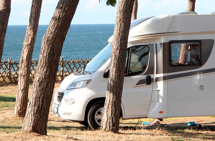Delintegreret autocamper i Europa - camping ved havet