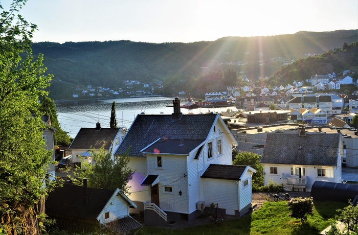 Klassisk hvidt hus i Flekkefjord, det sydlige Norge