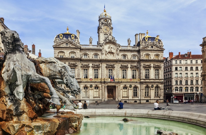 Terreaux-pladsen og Bartholdi-fontænen i Lyon, Frankrig