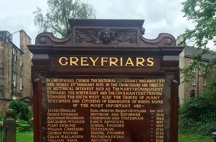 Greyfriars Kirkyard i Edinburgh - kirkegården i den gamle bydel