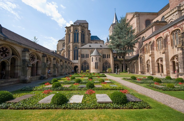 Katedralen i Trier ved Moselfloden i Tyskland