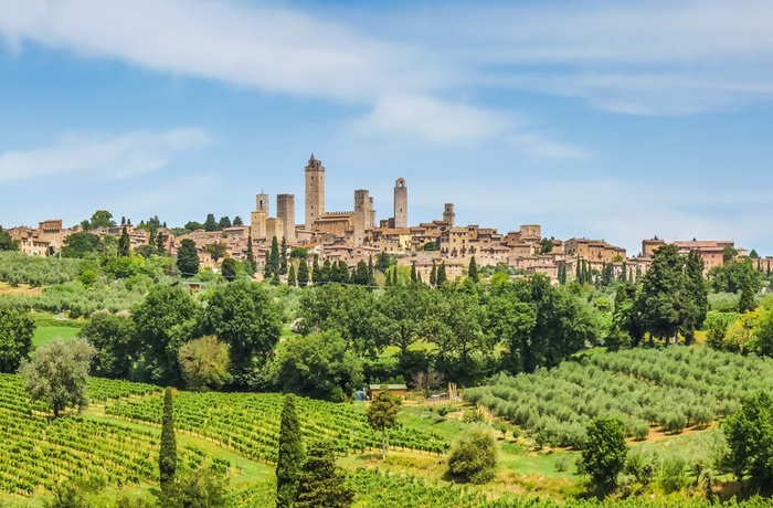 Rejs til Toscana og oplev den gamle og charmerende by San Gimignano