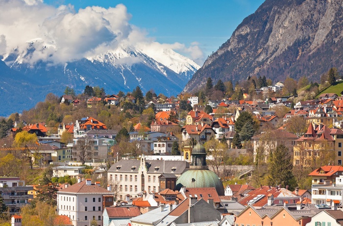 Udsigt til Innsbruck og de østrigske Alper