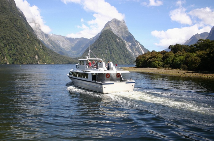 11_HI_NZ_S_Milford_Sound_baadtur.jpg
