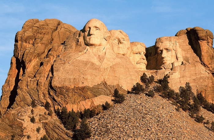 14F_USA_MOUNTRUSHMORE_1.jpg