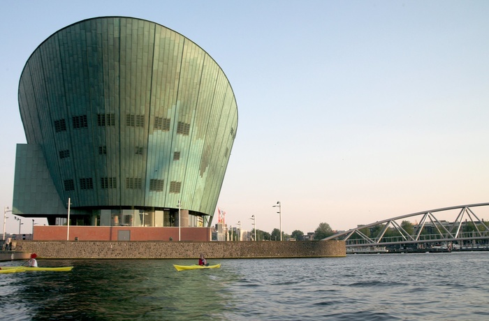 amsterdam-bay-nemo.jpg