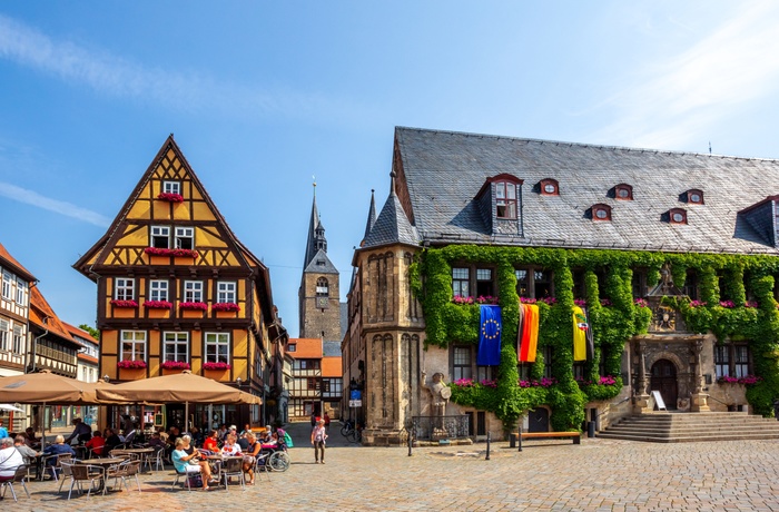 Quedlinburg i Harzen, rådhuset og torvet med de flotte bindingsværkshuse