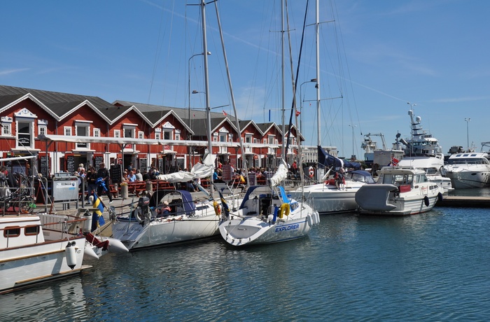 Skagen havn med fiskerestauranterne