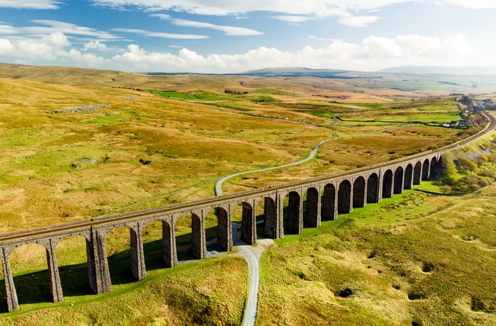 Ribblehead viadukten i Yorkshire Dales nationalpark - Nordengland