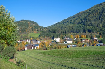 Udsigt til landsbyen Flachau i Østrig