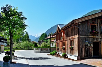 Stemning i landsbyen Flachau i Østrig