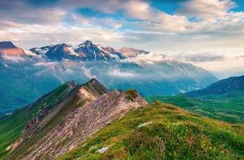 Alperne og Grossglockner, det højeste bjerg i Østrig med de