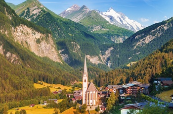 Heiligenblut og Hohe Tauern National Park i baggrunden, Østrig