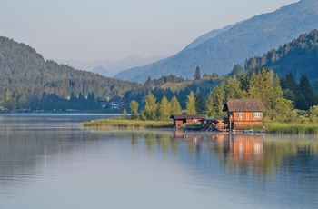 Morgenstemning ved søen Weissensee i Kärnten, Østrig