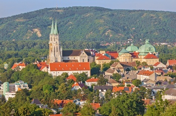 Udsigt til Klosterneuburg og klosteret nær Wien, Østrig