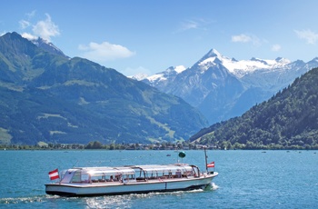 Turbåd på søen Zell i Salzburgerland, Østrig