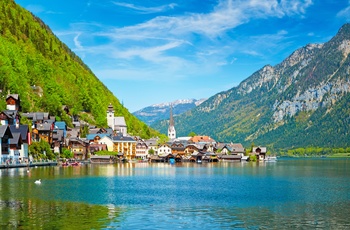 Skøn bjergby Hallstatt i Salzkammergut - Østrig