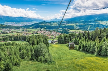 Kabelbane til/fra landsbyen Mutters i Tyrol, Østrig