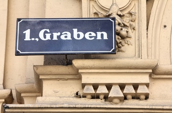 Skilt til Indkøbs- og gågaden Graben i Wien, Østrig