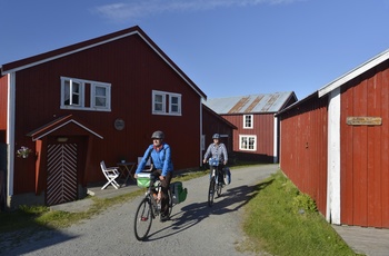 Gamle huse på Vega, Norge - Foto Thorsten Brønner VisitHelgeland