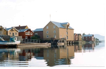 Pakhuse i Mosjøen Foto VisitHelgeland