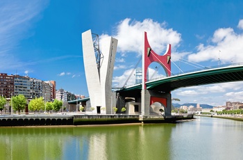 Nervión floden i Bilbao