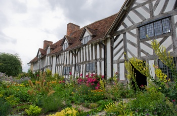 Stratford-upon-Avon. Mary Arden's Farm. © The Shakespeare Birthplace Trust