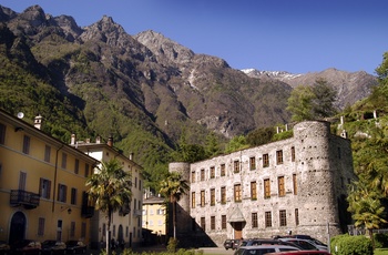 Chiavenna, Piazza Castello