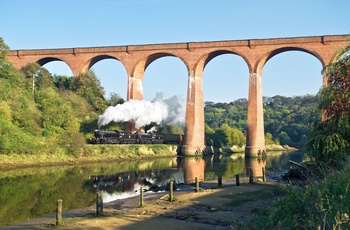 North York Moors Railway under viadukten fra Whitby