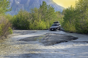 Firhjulstrækker i Kluane National Park and Reserve i Yukon-territoriet - Canada