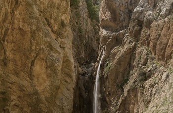 Billedet af Aba Vandfaldet er en AI genereret version - afventer billeder fra Kreta