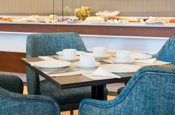 Acta The Avenue i Porto - Morgenmadsbuffet