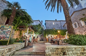 Aftenstemning i kystbyen Budva i Montenegro