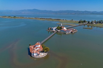 Agios Nikolaos - det flydende kloster i Porto Lagos - Grækenland